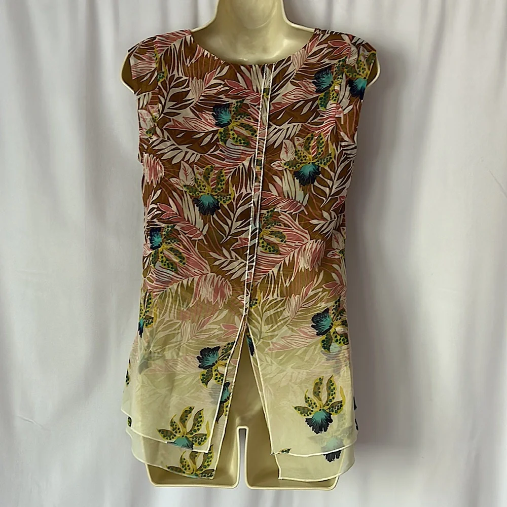 CAbi Wispy Floral Sleeveless Tank Top Shirt **Size XS** 🌸🌸 - Picture 2 of 5